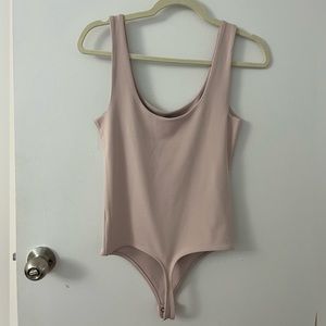 Pink Body Contour High Compression Scoop Neck Bodysuit from Express, size Small